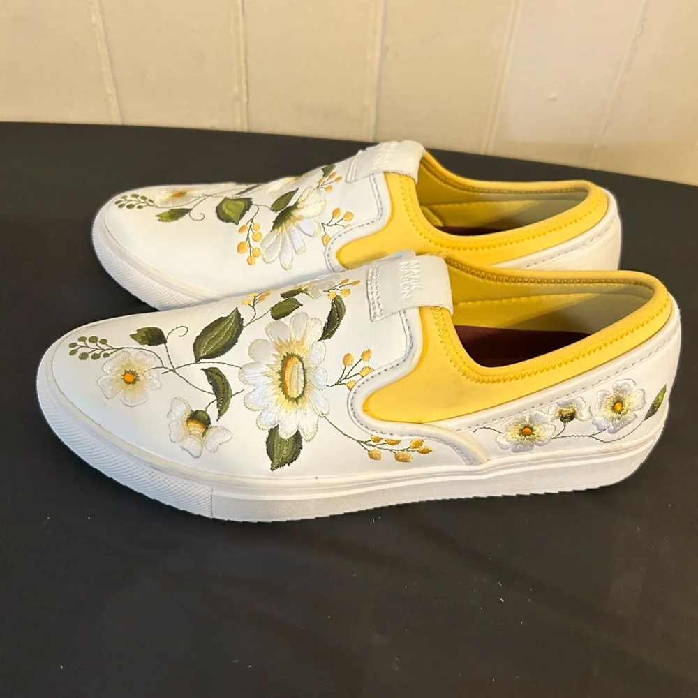 Mark Nason X Sketches Razor Cup Floral Daisy Leather  Slip-Ons Size 7